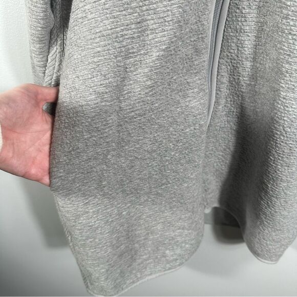 Lululemon On Repeat Jacket Heathered Core Light Grey Size 4 Athletic Outdoor Gym - Picture 12 of 16